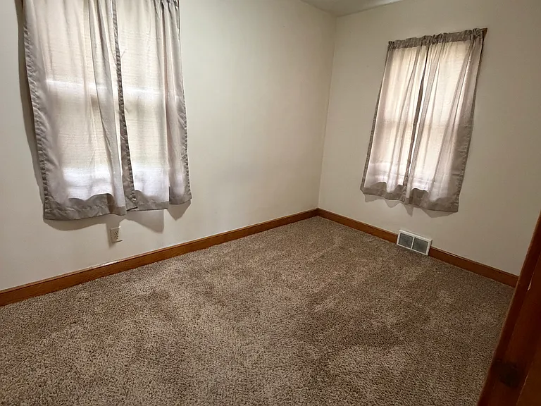 1623 Kilbourn Ave #1 — Photo 8
