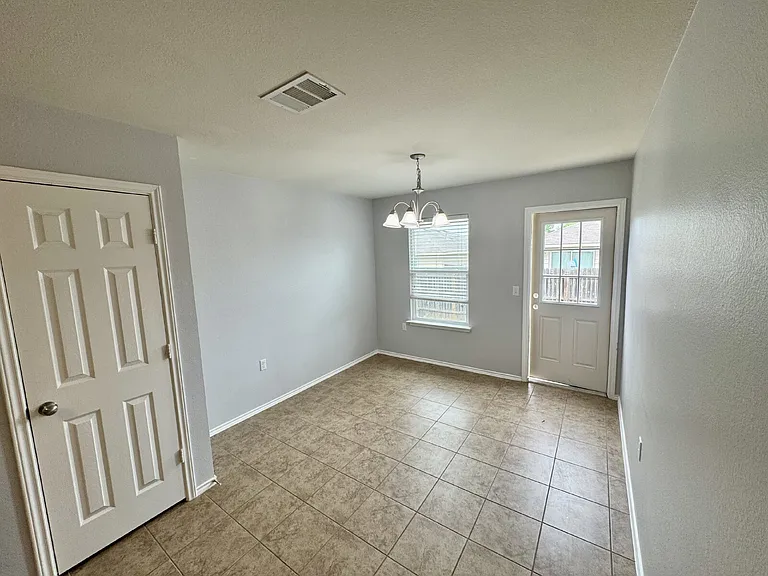 5816 Knoll Pines Pass — Photo 9
