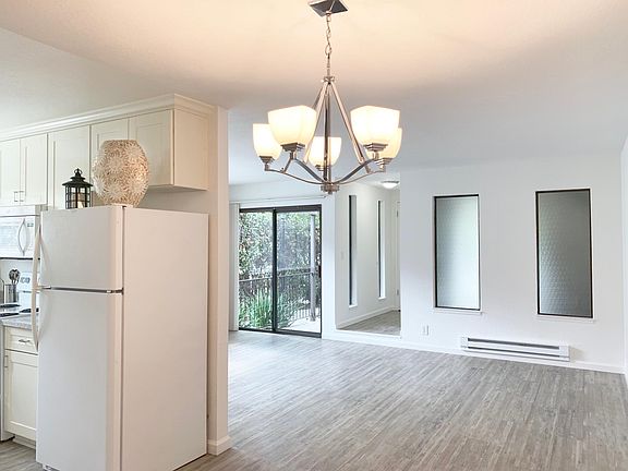 4th image of 1610 Park Ave
