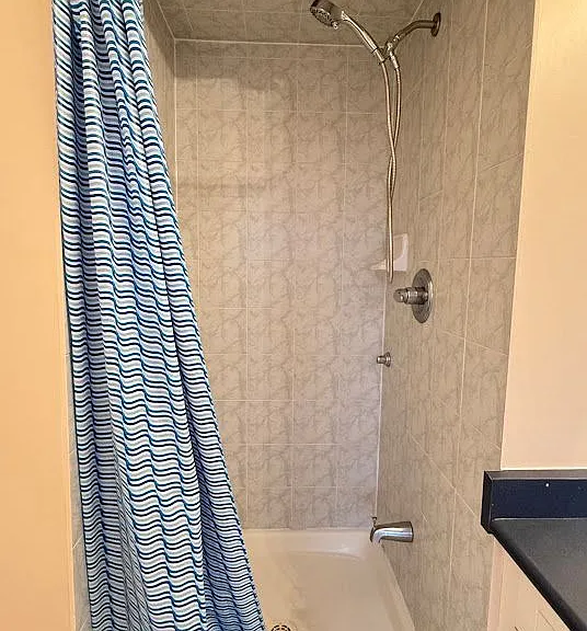 2037 Bur Oak Ave — Photo 21