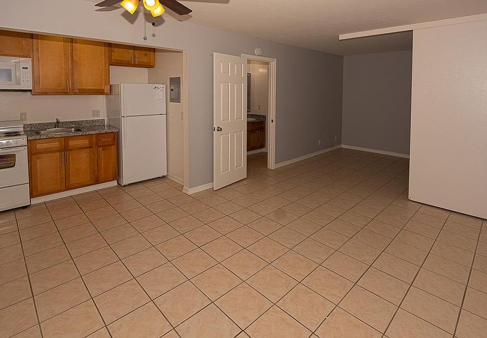 1st image of 525 Lynwood Ave APT D
