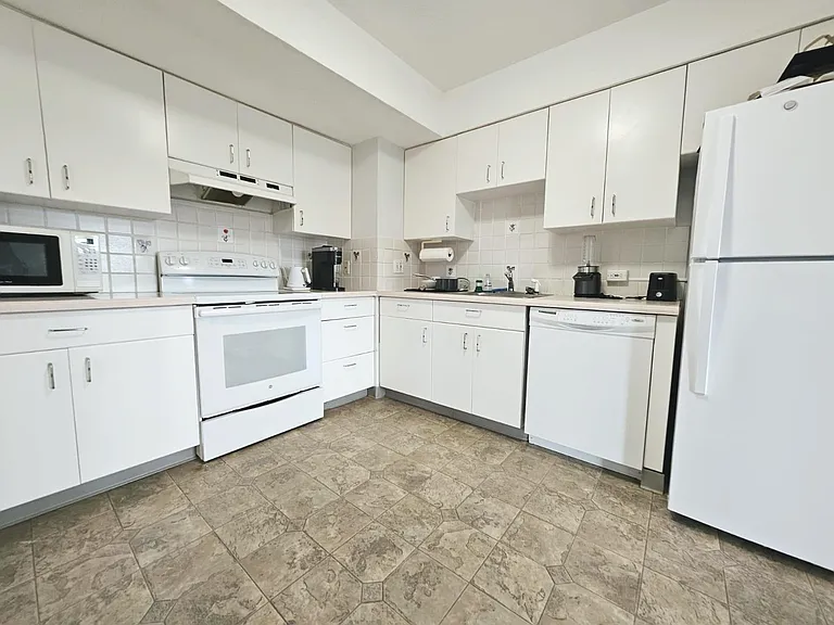 1731 Beacon St #521 — Photo 10