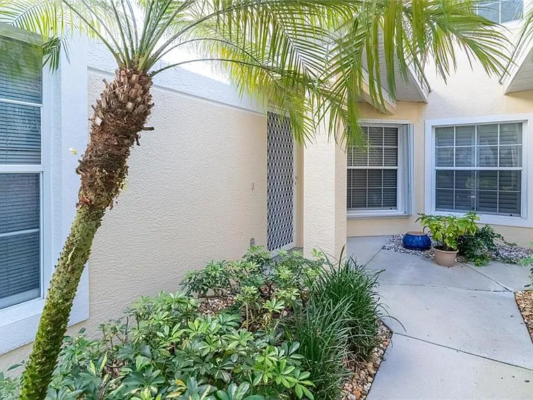 8500 Mystic Greens Way #5-505 — Photo 5