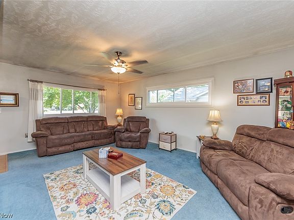 3rd image of 141 Sunset Dr