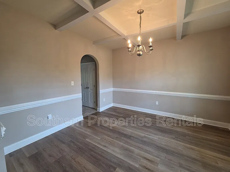3 bed, 3.5 bath, 2950 sqft, $2,150 — Photo 4