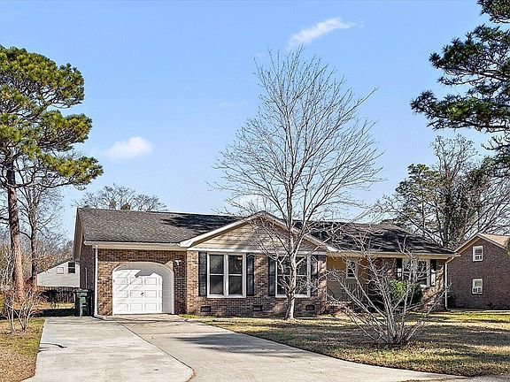 3rd image of 158 Westminster Blvd