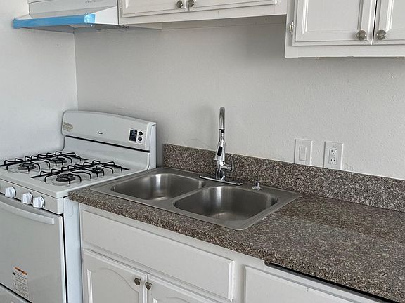 5th image of 11741 Runnymede St APT D