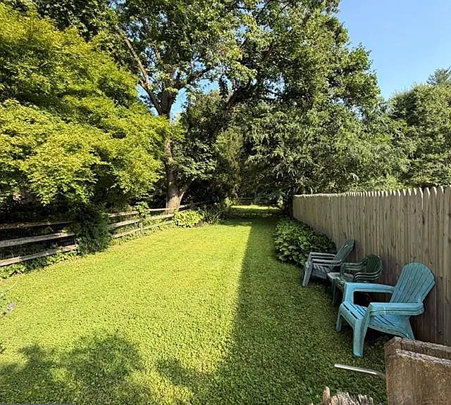 555 Northbrook Rd — Photo 18
