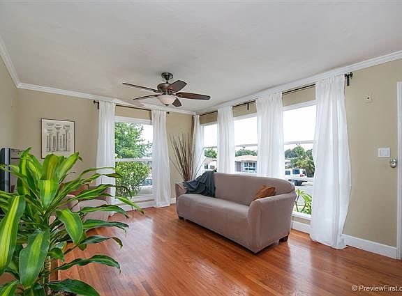 3rd image of 4028 Loma Alta Dr