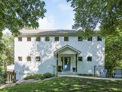 4630 Fairhills Rd E, Minnetonka, MN, 55345