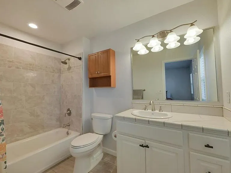 1376 Lisa Way — Photo 9