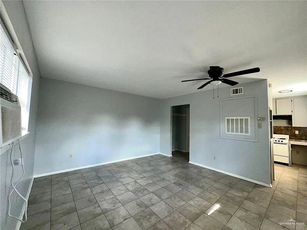 1 bed, 1.0 bath, 400 sqft, $680 — Photo 3
