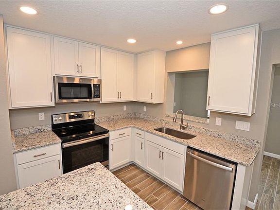 2nd image of 3907 Seabridge Dr