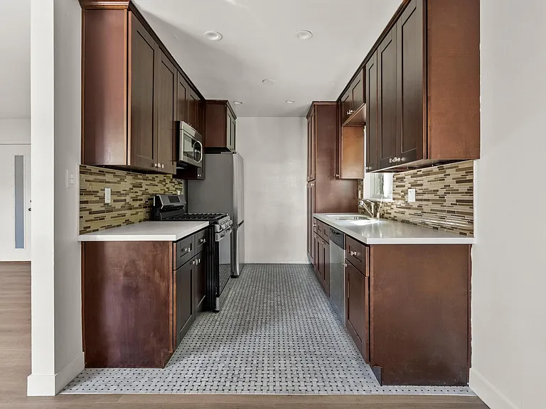 904 N Gardner St #4 — Photo 7