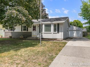 2463 Oakview Dr SW, Wyoming, MI 49519