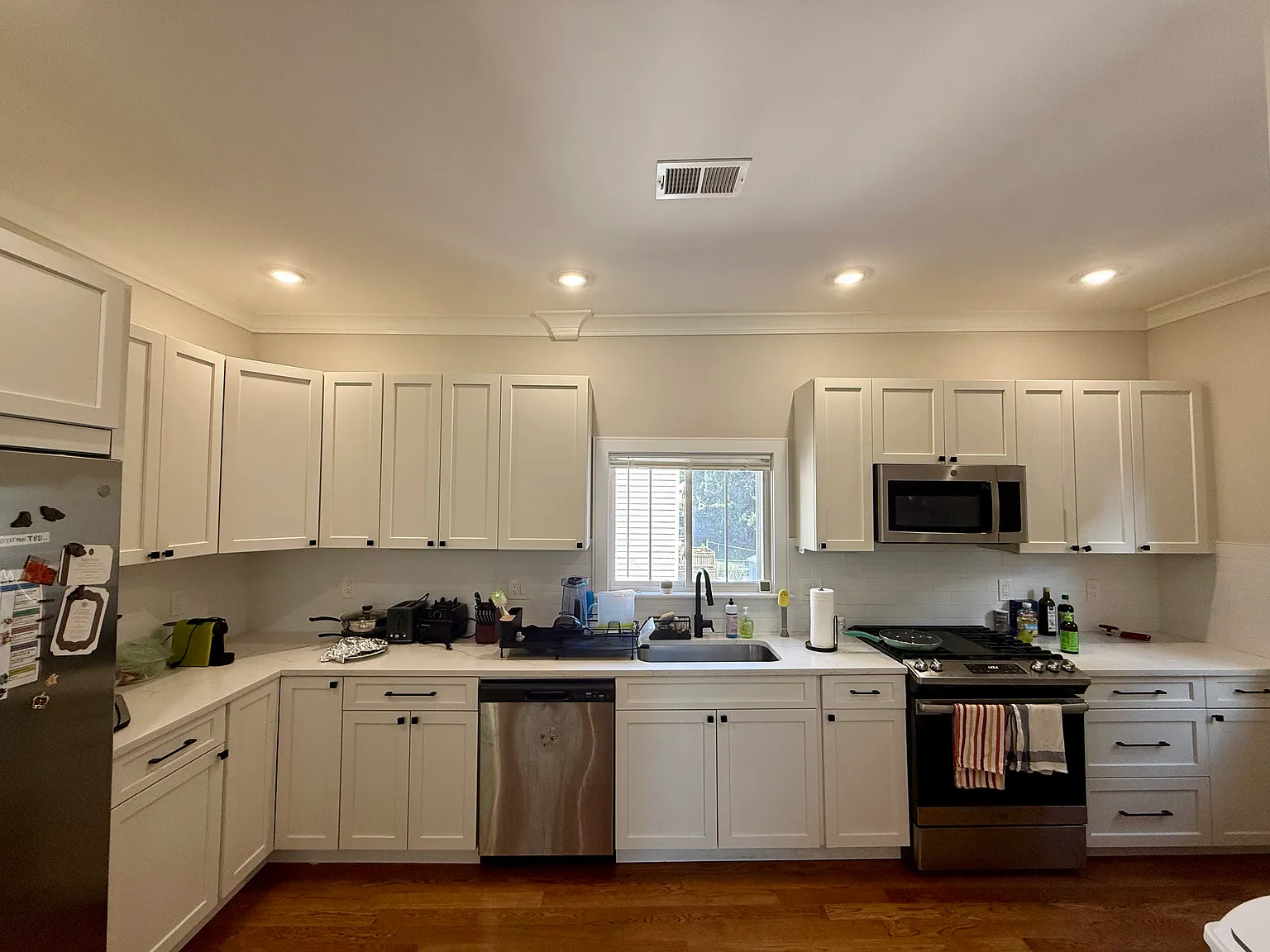 5 bed, 1600 sqft, $5,200 — Photo 4