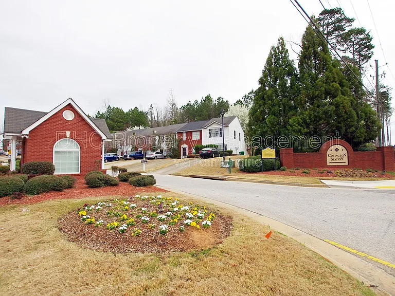 5625 Strathmoor Manor Cir — Photo 12