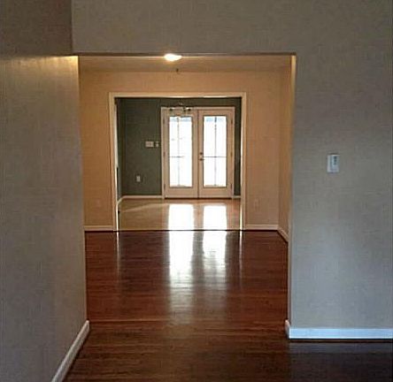 4th image of 929 Hollywood Dr