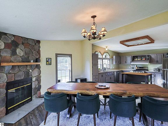 5th image of 11767 Behlke Rd SE