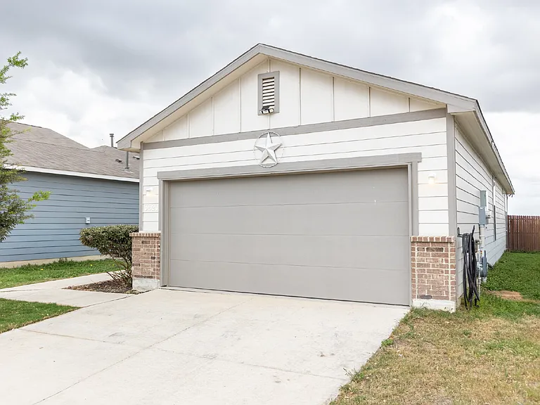 3923 Ivy Path — Photo 4
