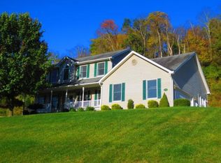 18741 Sycamore Woods Dr, Greendale, IN 47025