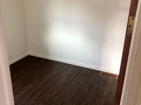 3rd image of 58 Wilmington Ave