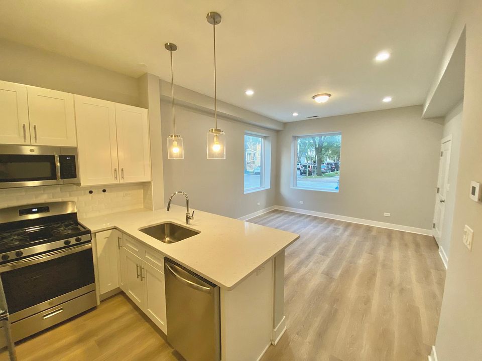 1st image of 3701 W Diversey Ave #1R