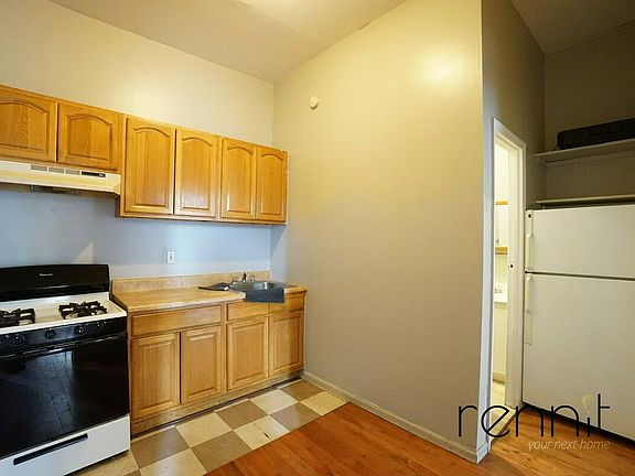 3rd image of 744 Myrtle Ave APT 2F