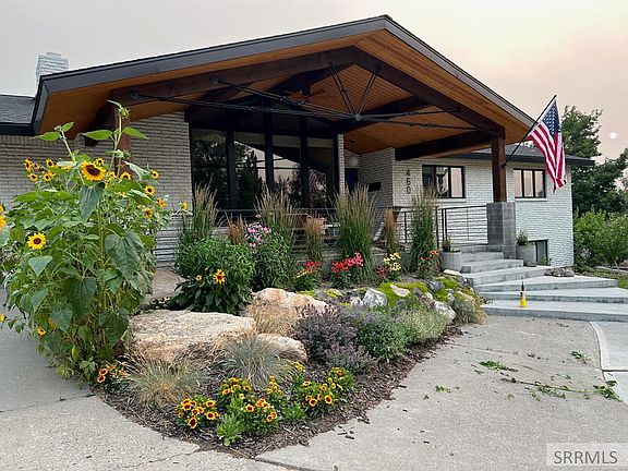 2nd image of 460 Rolling Hills Dr