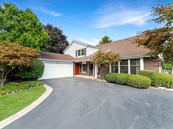 2515 Pebbleford Ln, Glenview, IL 60026