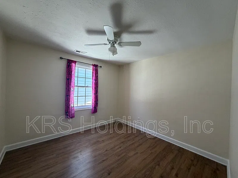 2 bed, 1.0 bath, 840 sqft, $1,050 — Photo 4