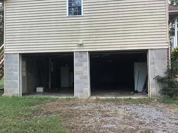 4th image of 1159 Lee Hollow Rd