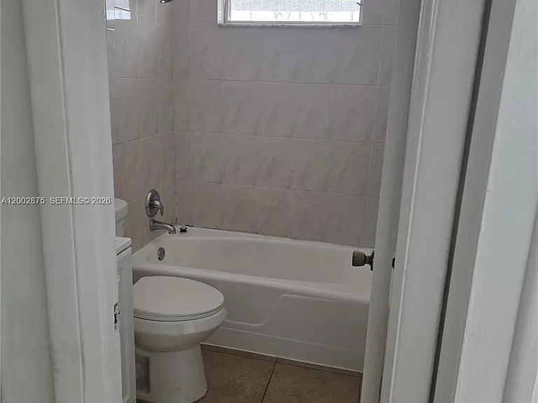 412 SW 10th St #1-2 — Photo 10