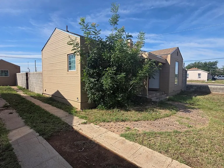 2111 W Kentucky Ave — Photo 13