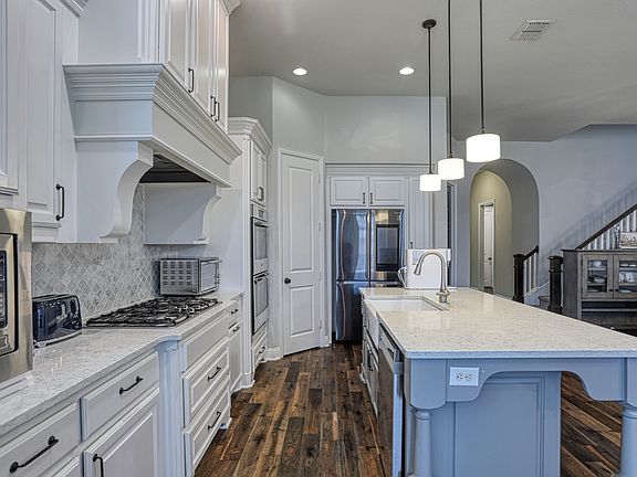5th image of 1117 Skyflower Ln