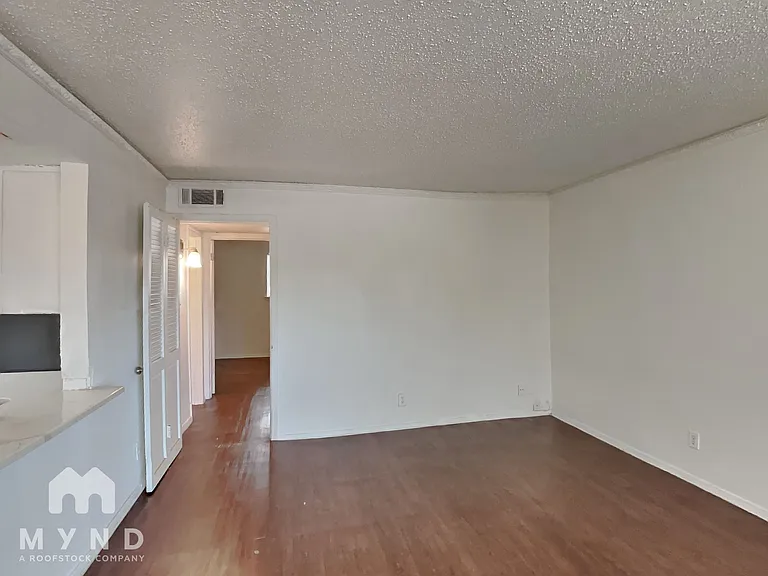 3624 Parkridge Dr #113 — Photo 5