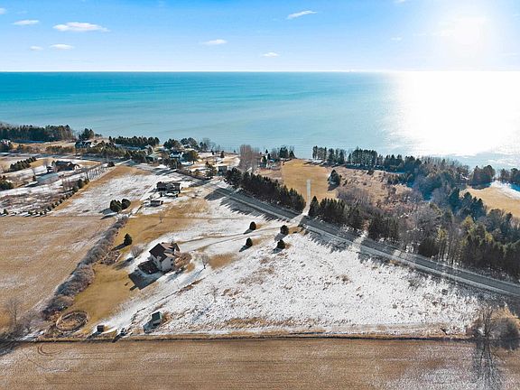 4th image of N2729 Lakeshore Rd