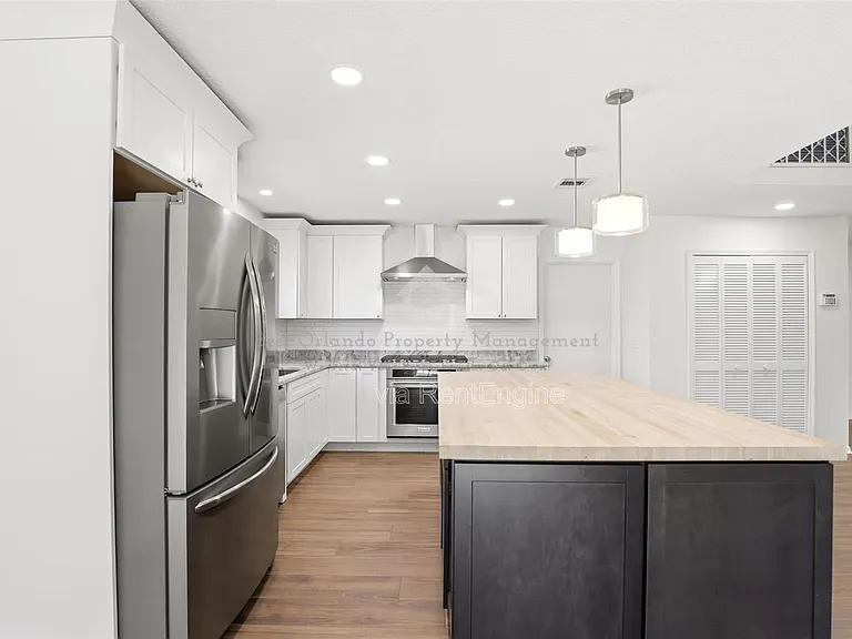 7326 Wethersfield Dr — Photo 14