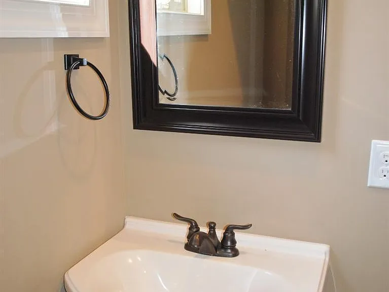 304 Hunterdale Dr — Photo 33