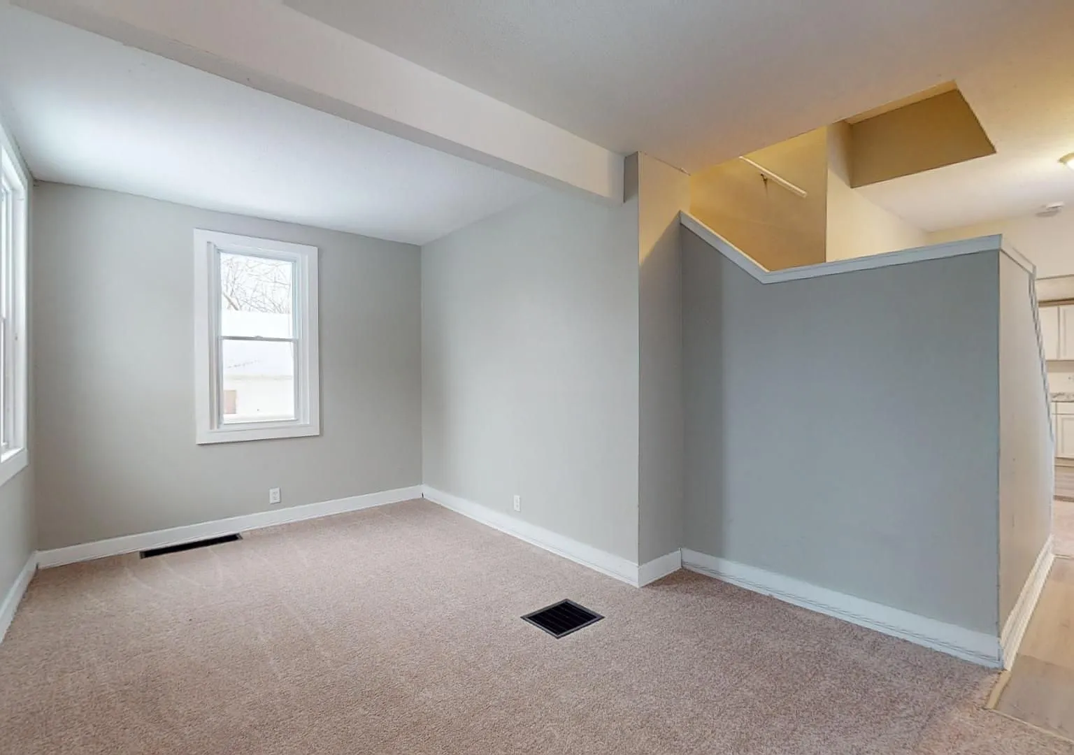 3332 Walton — Photo 3