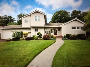 650 Richmond Rd, East Meadow, NY 11554