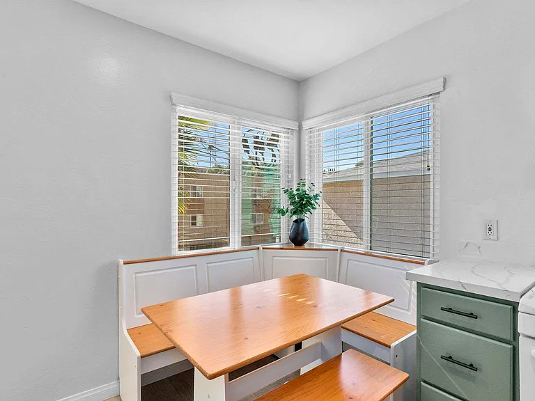 W Brookes Ave — Photo 35