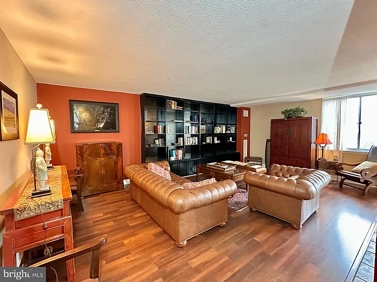 501 Slaters Ln #902 — Photo 38