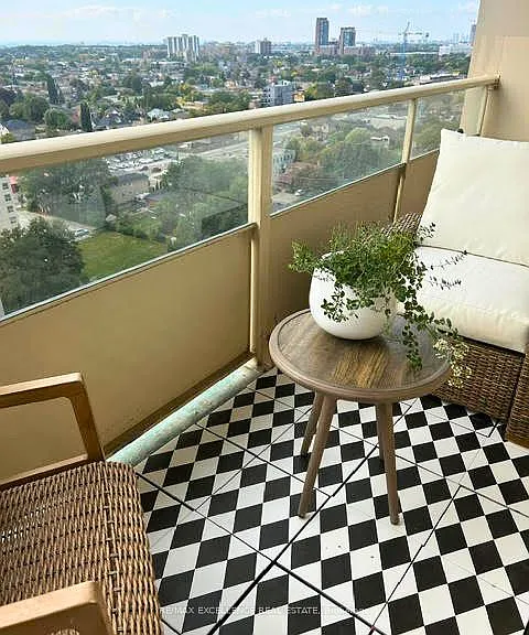 360 Ridelle Ave #1701 — Photo 11