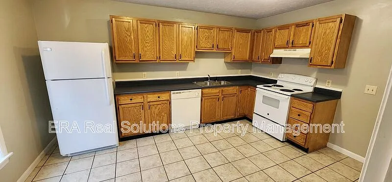 2 bed, 1.5 bath, $900 — Photo 4