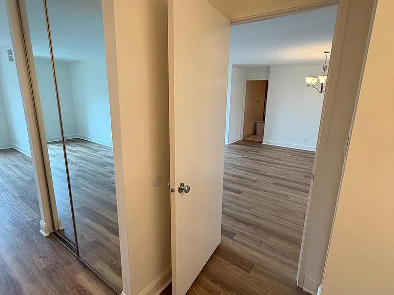 8370 Greensboro Dr #1019 — Photo 30