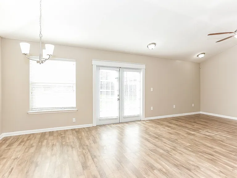 2836 Cross Creek Dr — Photo 7