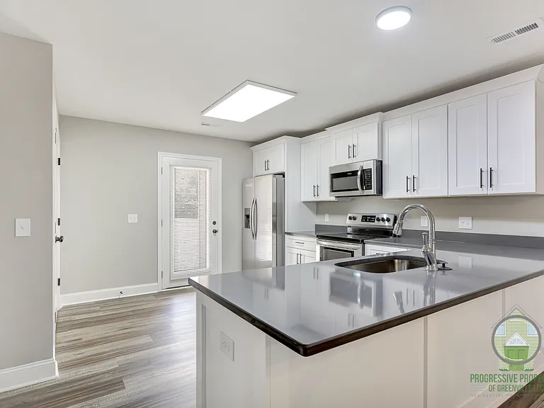 127 Lyman Lodge Rd — Photo 5