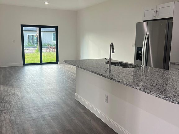 3rd image of 844 Holmes Ave #844