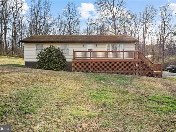 12530 Seavolt Rd, Hancock, MD 21750